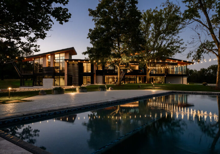 Photographs of a home on Beil Road in Milstadt, Illinois for Schaube Architects.
